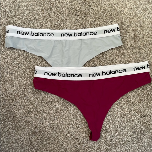 ✨Set of 2✨ New Balance Thongs - Picture 1 of 2
